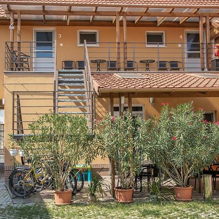 Oros House Apartmanhaz Orosháza Exterior foto