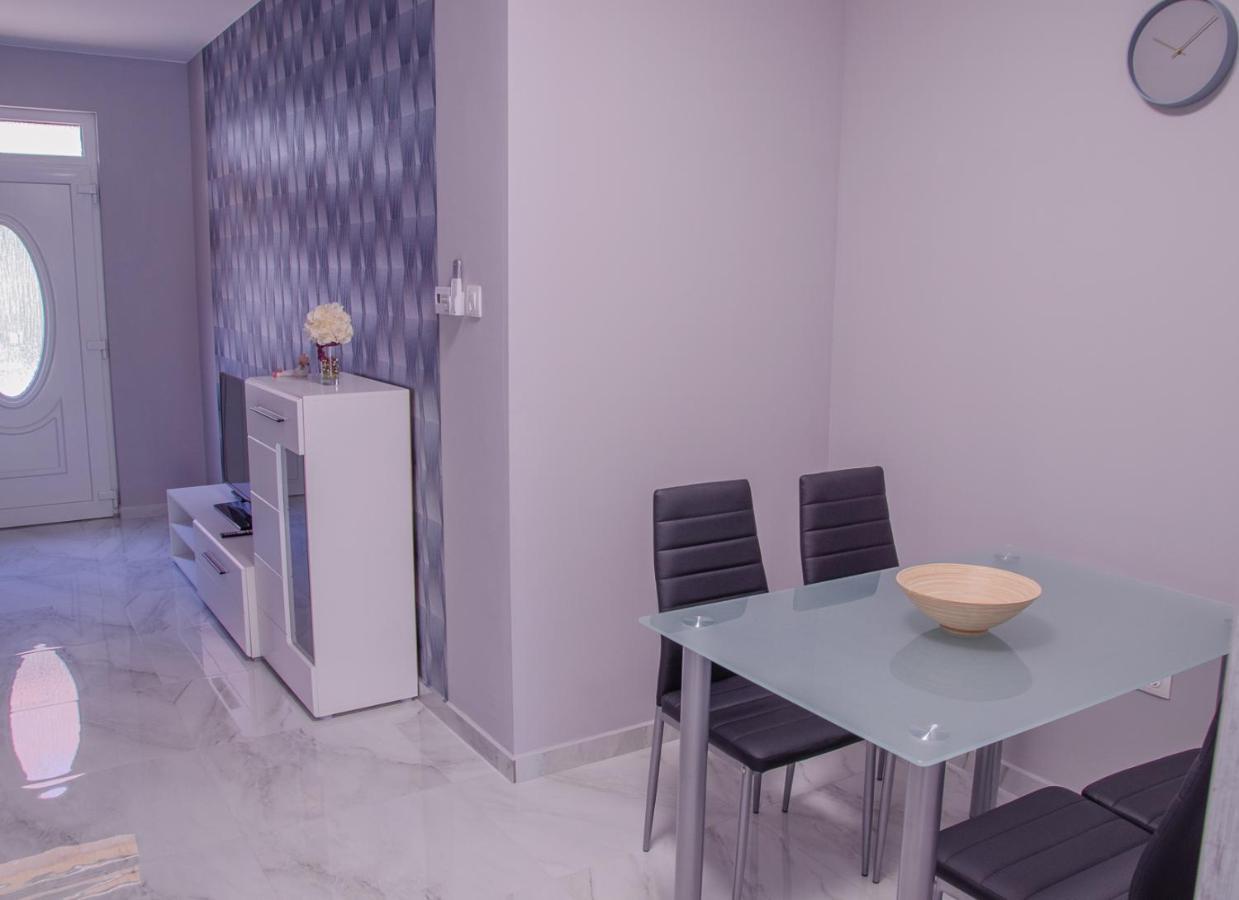 Oros House Apartmanhaz Orosháza Exterior foto