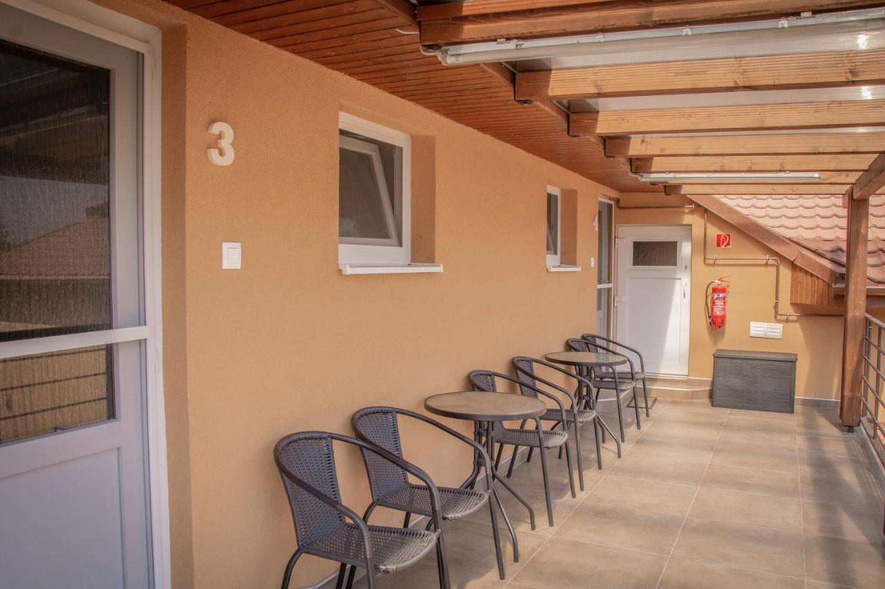 Oros House Apartmanhaz Orosháza Exterior foto