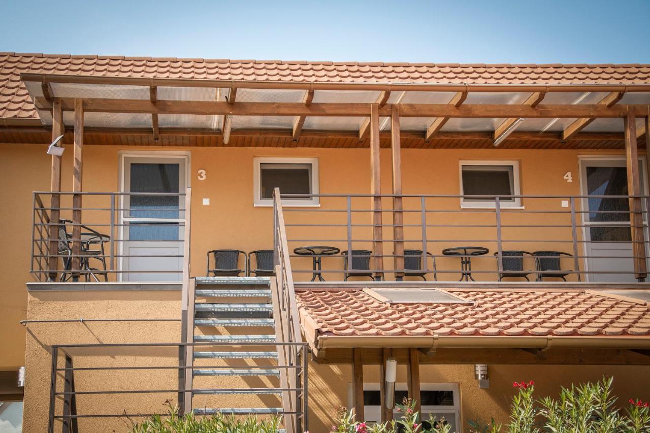 Oros House Apartmanhaz Orosháza Exterior foto